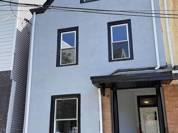 303 Green Lane, Philadelphia PA 19128