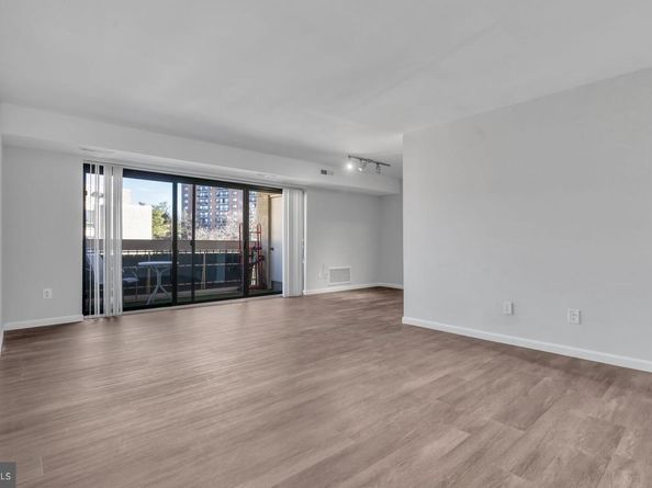 6141 Leesburg Pike 504, Falls Church VA 22041