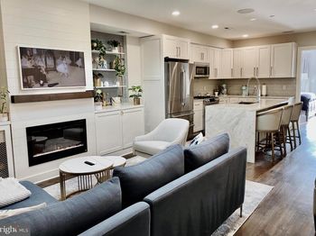 711 Jackson Street NE