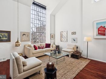 36 Saint James Court