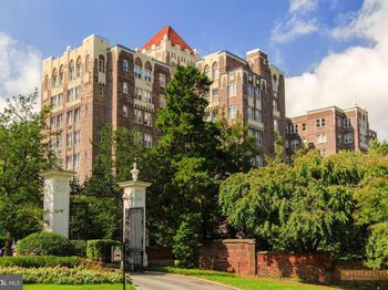 4000 Cathedral Avenue NW