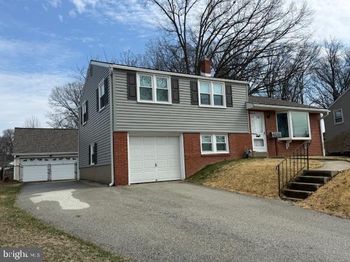 902 Eisenhower Avenue