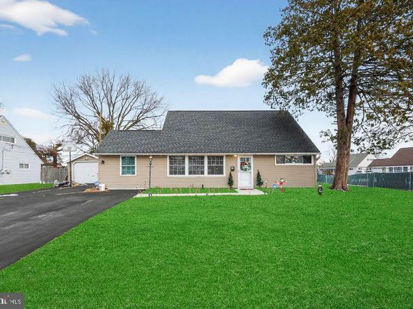 45 Indian Creek Entry, Levittown PA 19057