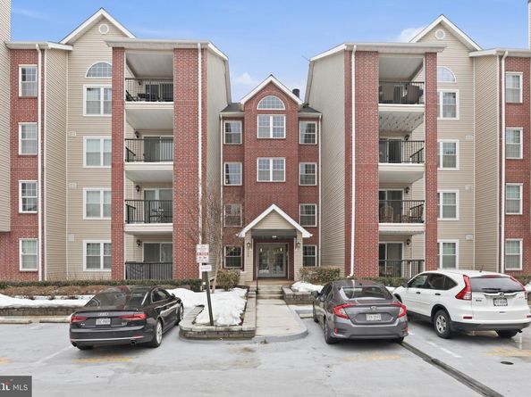 3309 Wyndham Circle 1172, Alexandria VA 22302
