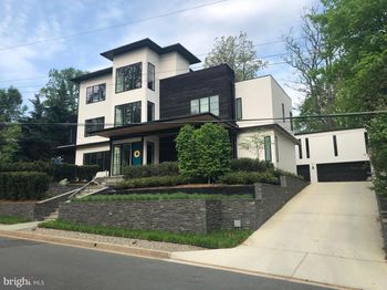 2318 N Richmond Street