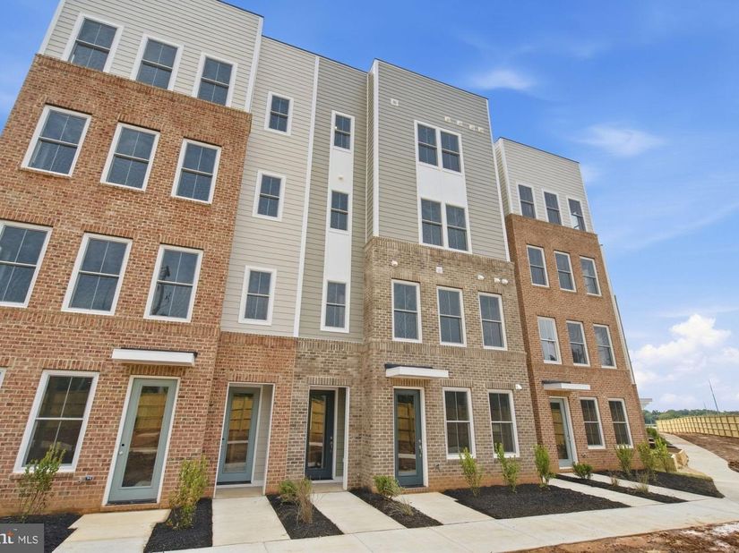 10530 White Granite Drive, Oakton VA 22124