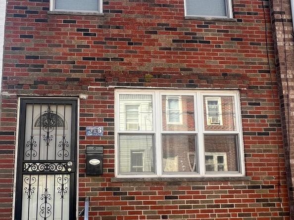 916 Winton Street, Philadelphia PA 19148