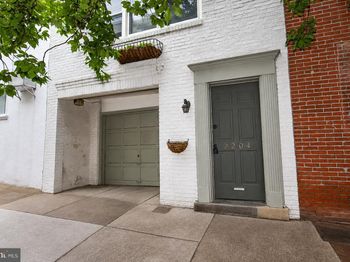 2204 Manning Street