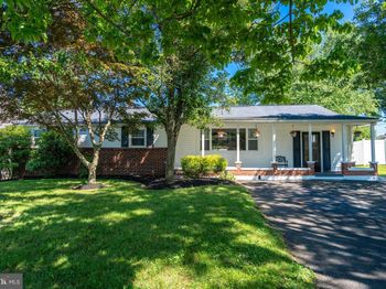 23 Maple Avenue