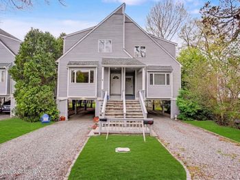 10 Idlewild Manor