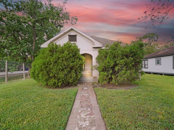 5307 Crane Street, Houston TX 77026