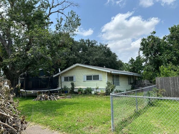 8546 Western Drive, Houston TX 77055