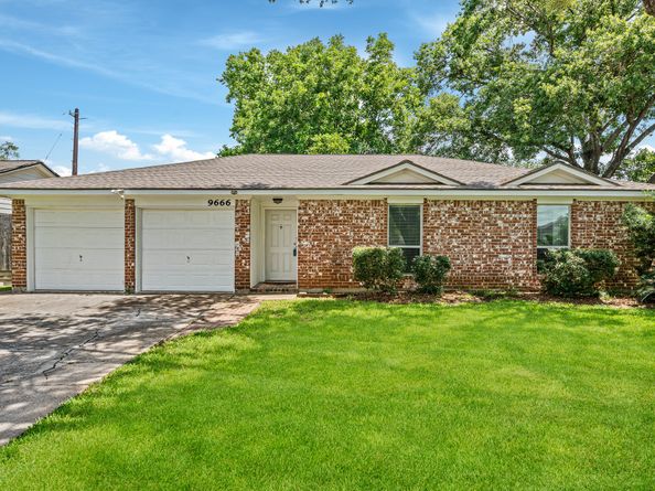 9666 Windswept Lane, Houston TX 77063