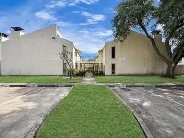 10075 Westpark Drive 52, Houston TX 77042