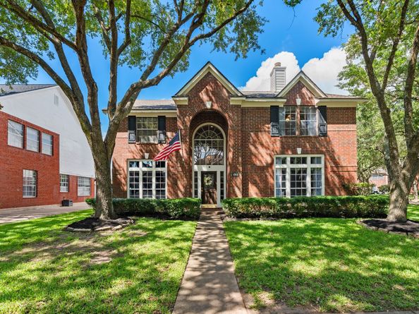 4902 Bend Court, Sugar Land TX 77478