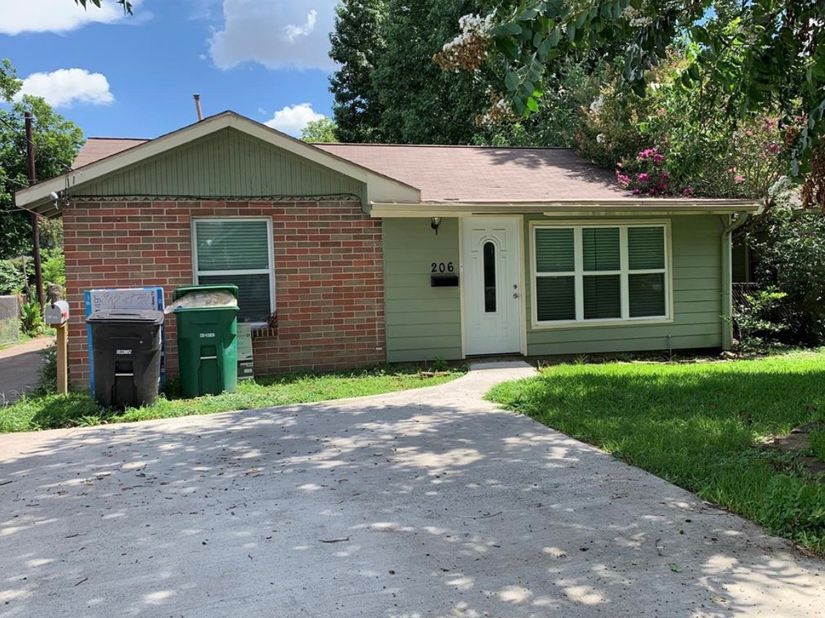 206 Frawley Street, Houston TX 77009