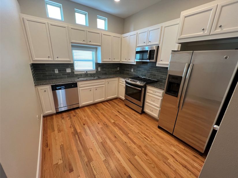 2710 Hullsmith Drive 404, Houston TX 77063