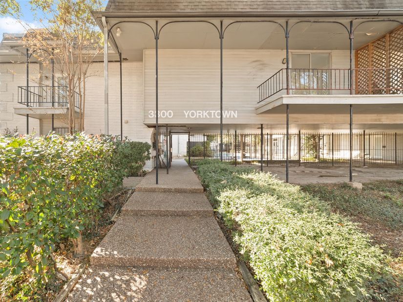 3300 Yorktown Street 26, Houston TX 77056