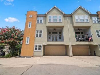 1128 W 26th Street