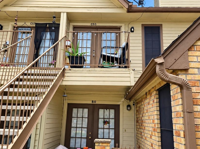 2425 Holly Hall Street 53, Houston TX 77054