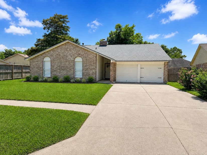 10007 Misty Trail, Houston TX 77088