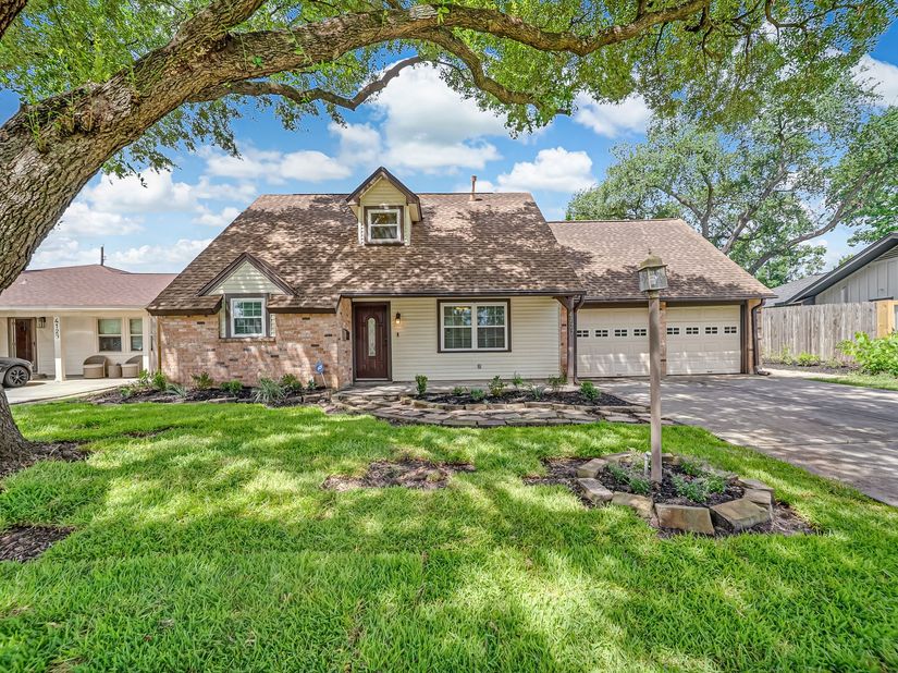 4127 Hill Oak Drive, Houston TX 77092