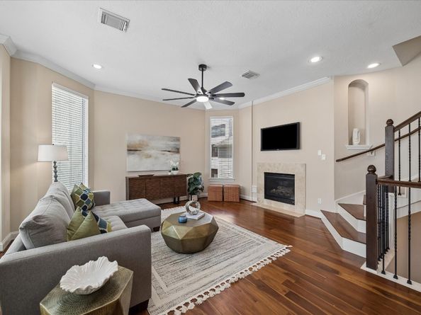 5610 Kiam Street B, Houston TX 77007