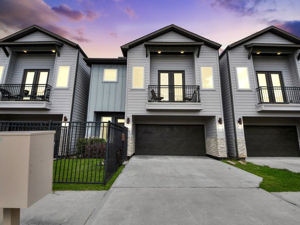 3305 Daphne Street, Houston TX 77021