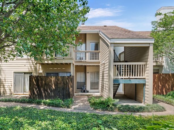 2100 Tanglewilde Street 404, Houston TX 77063