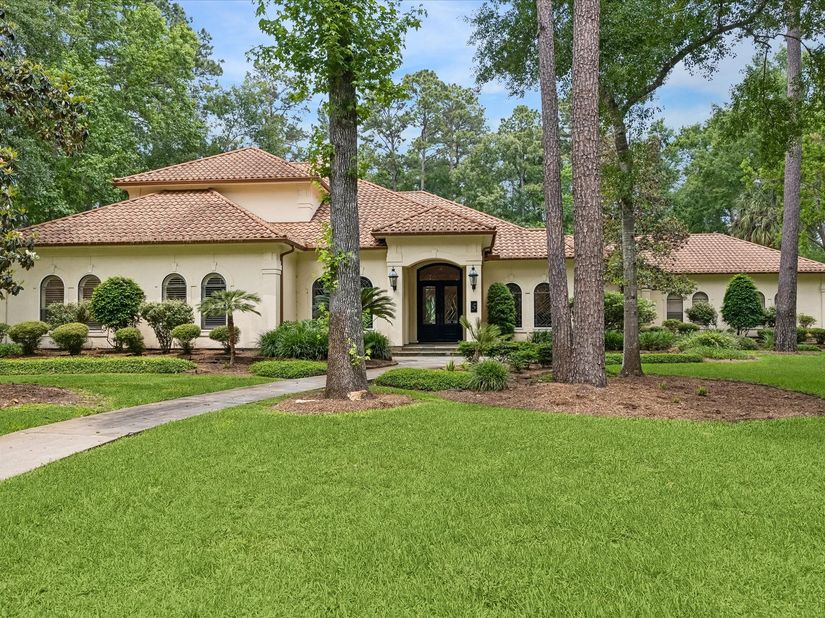 5 Magnolia Woods Drive, Kingwood TX 77339