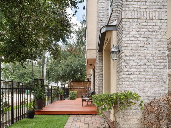 5733 Kansas Street, Houston TX 77007