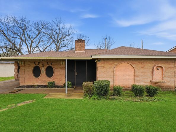 12514 Frazier River Drive, Houston TX 77050
