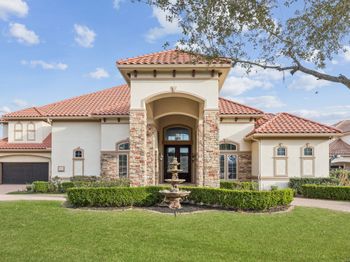 32 Miramar Heights Circle