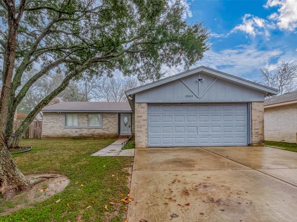 10322 Clarktower Lane, Sugar Land TX 77498