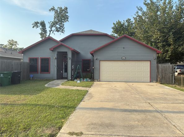 8161 Snowden Street, Houston TX 77028