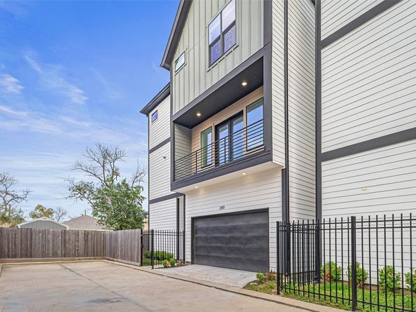 2811 Anita Street, Houston TX 77004