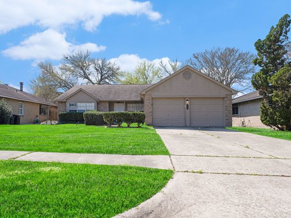 1826 Pilgrims Point Drive, Friendswood TX 77546