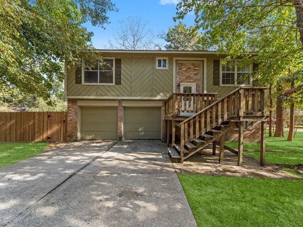 2 Ground Brier Court, The Woodlands TX 77381