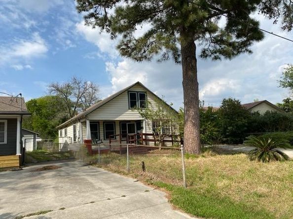 1004 Mccall Avenue, Conroe TX 77301
