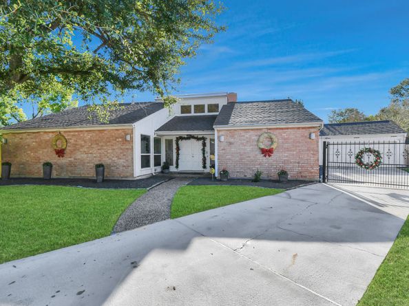 11307 Overbrook Lane, Houston TX 77077