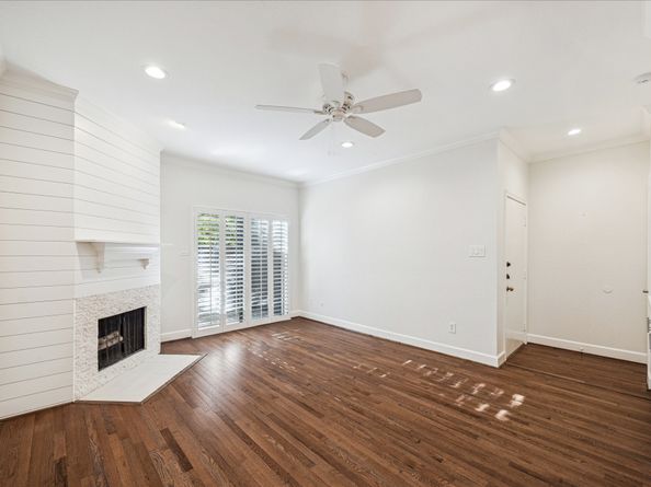 11711 Memorial Drive 127, Houston TX 77024