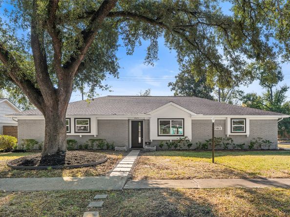 5823 Ettrick Drive, Houston TX 77035