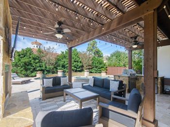 7242 Lake Paloma Trl