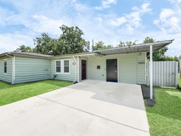 5202 Pensdale Street, Houston TX 77033