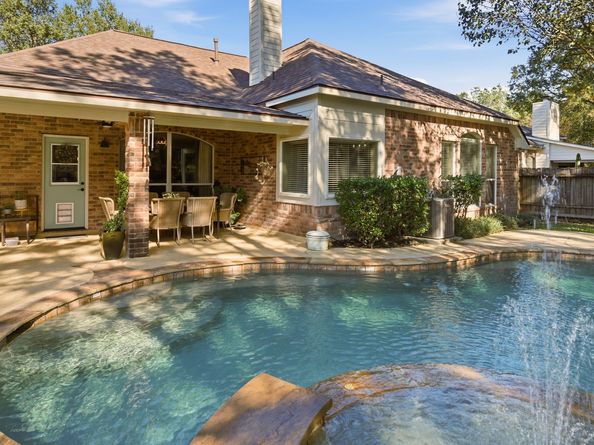 2202 Stoneycreek Park Court, Conroe TX 77385