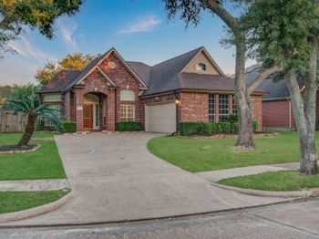 411 Crestridge Drive