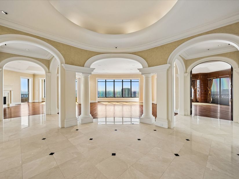 2121 Kirby Drive 26S, Houston TX 77019