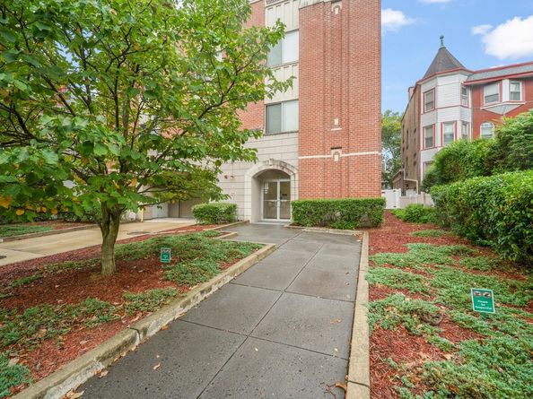 25 Duncan Ave 210, Jersey City NJ 07304