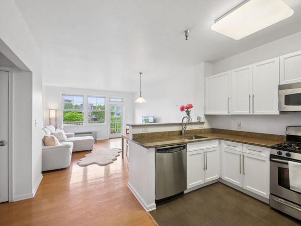 30 Freedom Way 306, Jersey City NJ 07305