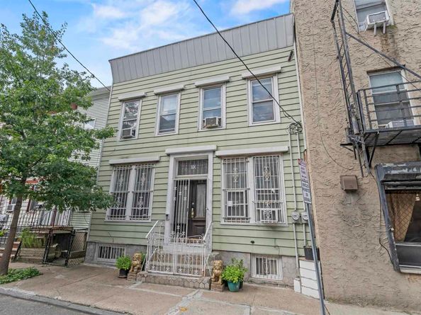 10 Smith St, Jersey City NJ 07306